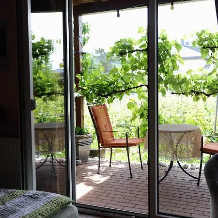 Ferienweingut Wolfgang Adamy *